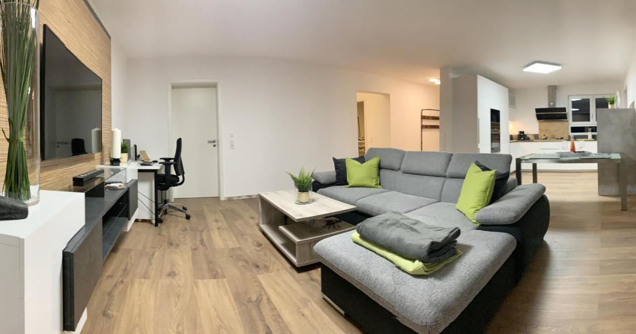 Firmen & Ferienwohnung Brecht 1 Waibstadt 外观 照片
